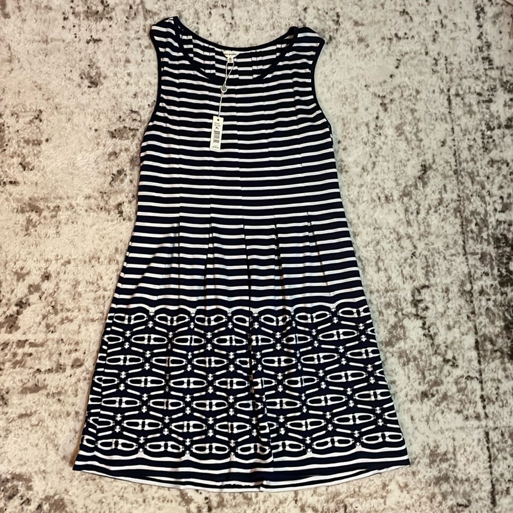 BNWT. Max Studio sleeveless dress. Size XL.